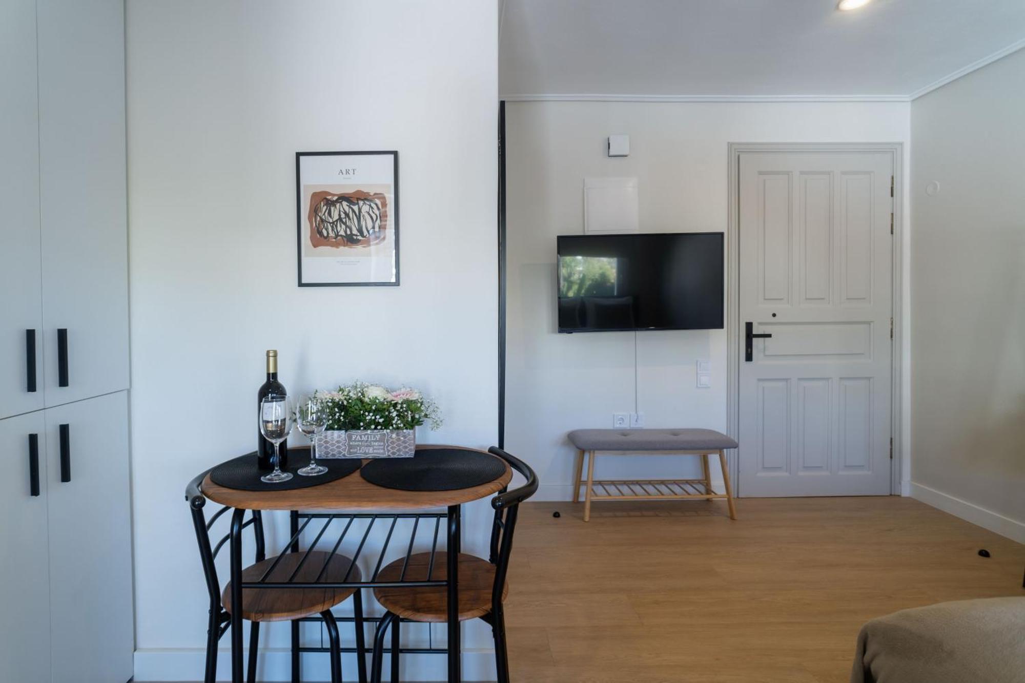 Mad-X 72 Apartment Kalamata Exterior photo